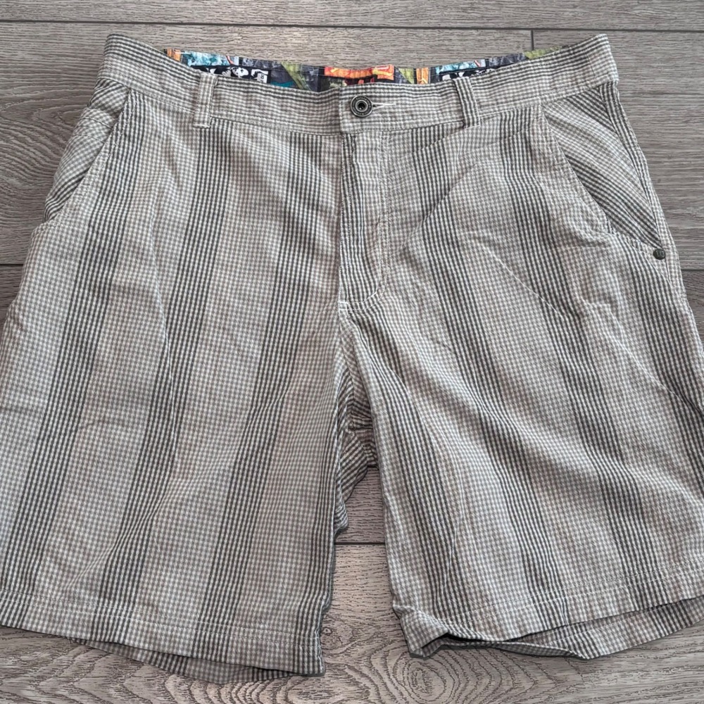 Lululemon Kahuna Shorts Mens 36 Tan White Gingham Plaid Golf Hiking Casual